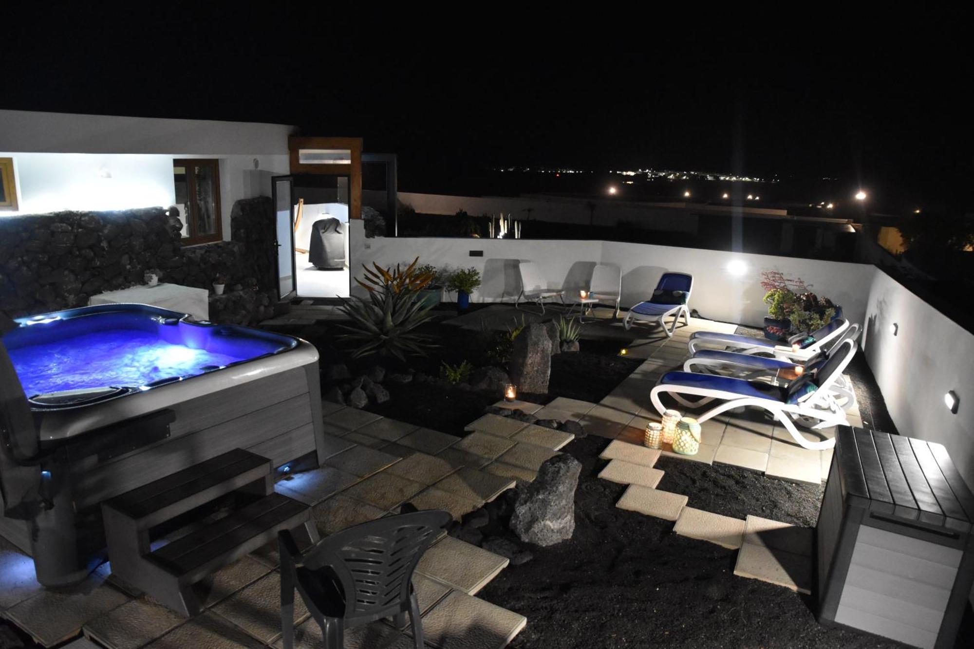 La Belle Vie Villa Famara Exterior photo